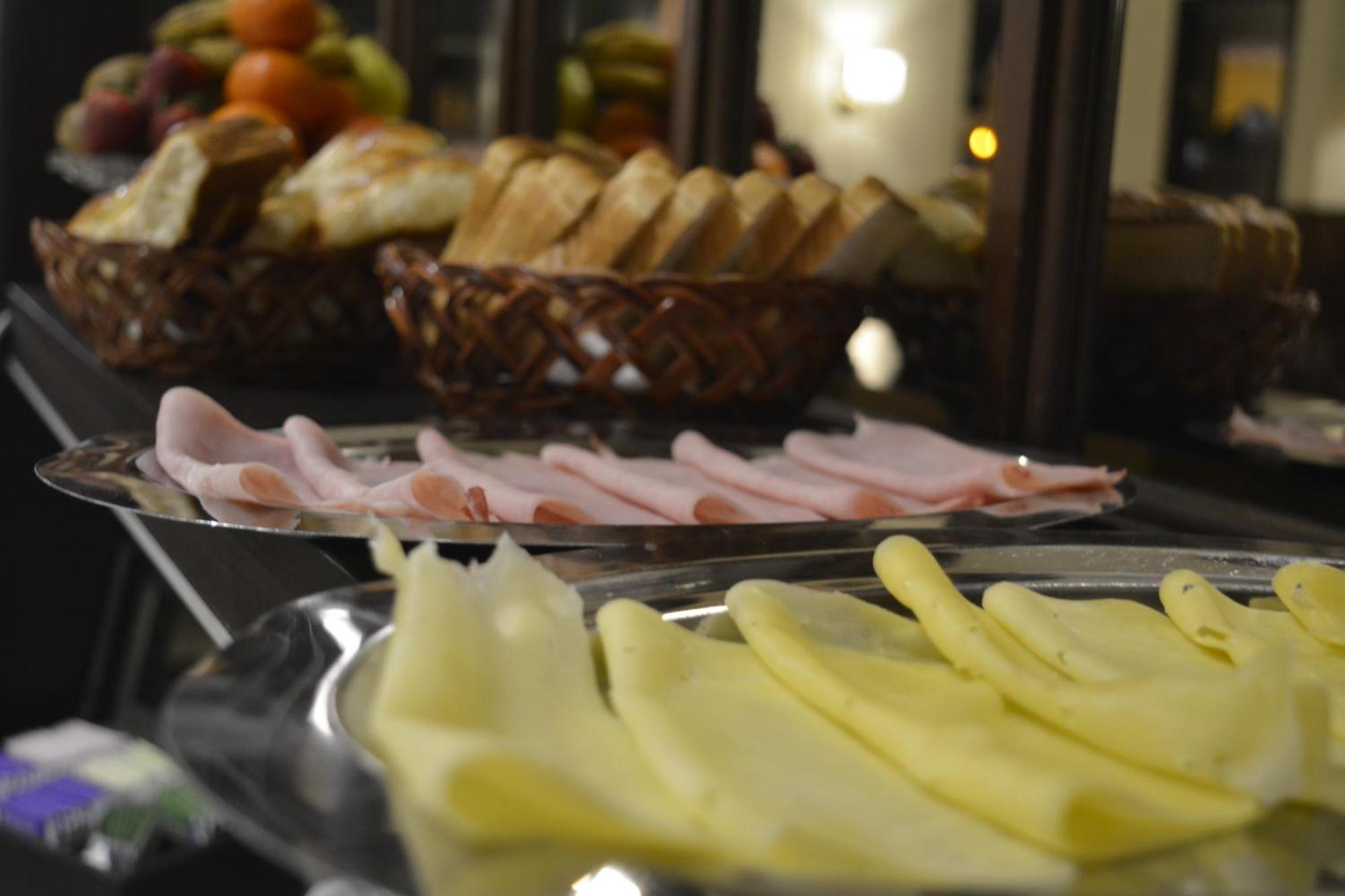 Hotel Vina De Italia Cordoba Bagian luar foto