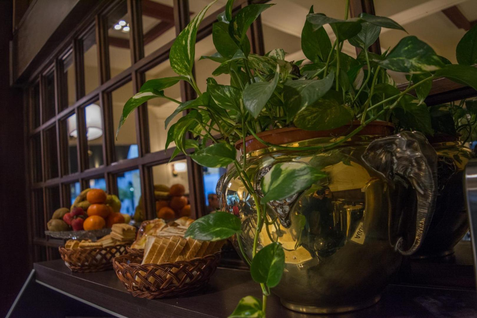 Hotel Vina De Italia Cordoba Bagian luar foto