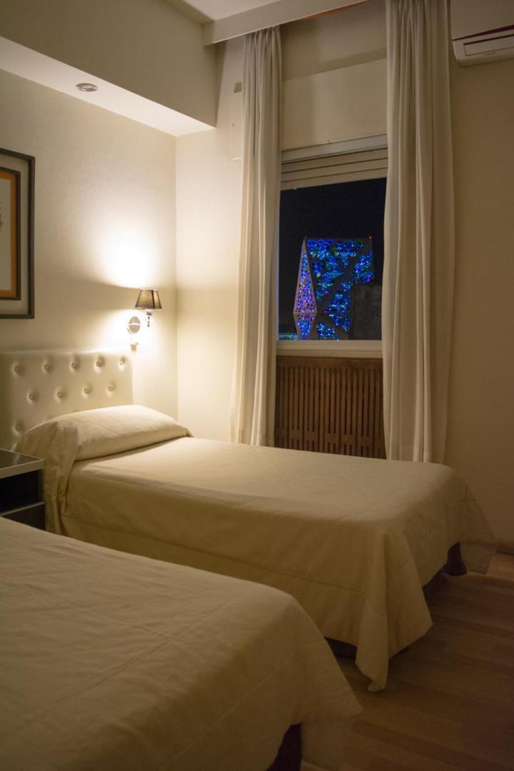 Hotel Vina De Italia Cordoba Bagian luar foto