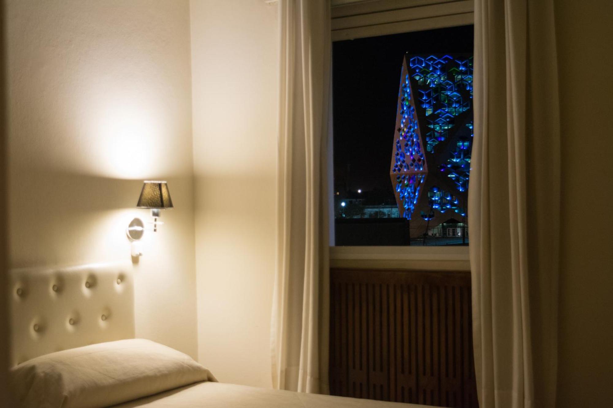 Hotel Vina De Italia Cordoba Bagian luar foto